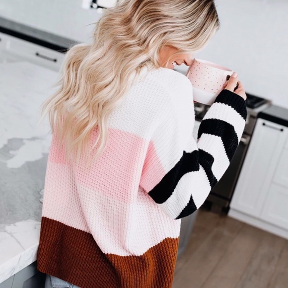 Big Striped Sleeve Turtleneck - Picture 5 of 9